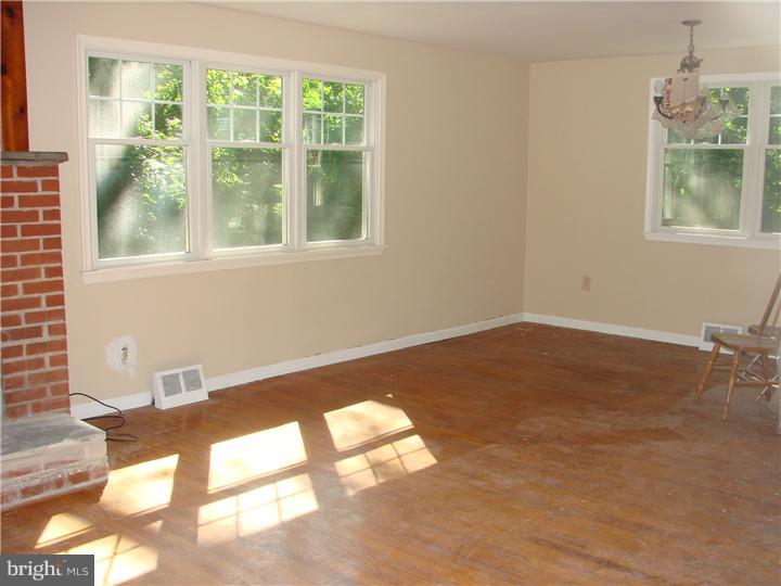 465 Rumpf Avenue Penndel, PA 19047 - Photo 6 of 25 Dining Room