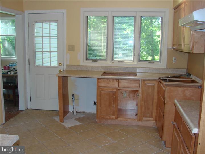465 Rumpf Avenue Penndel, PA 19047 - Photo 8 of 25 Kitchen