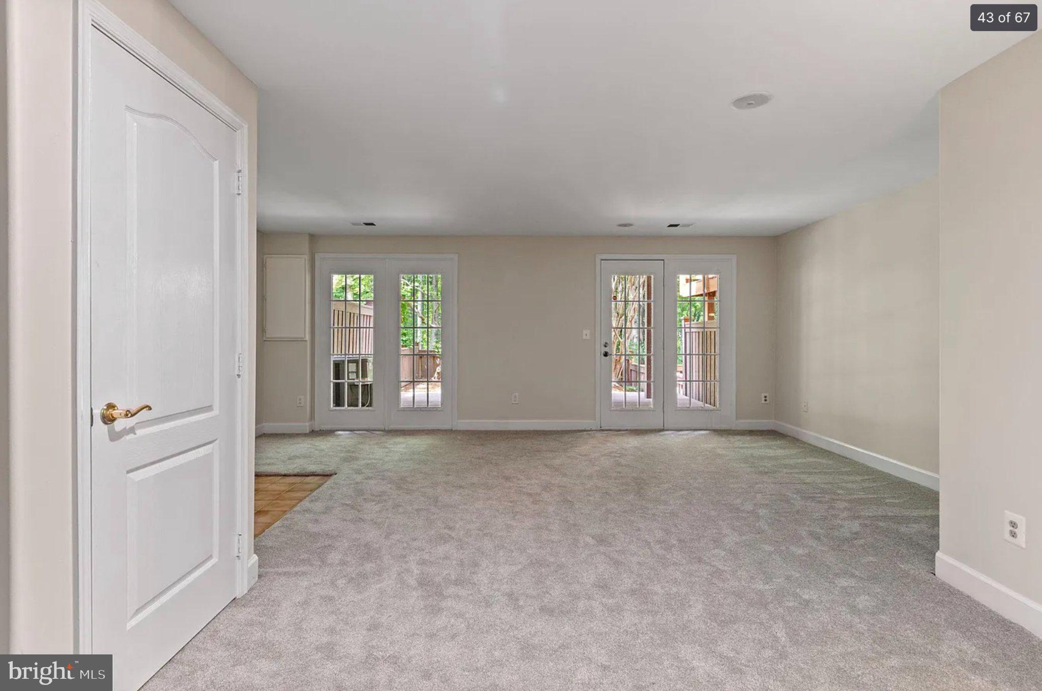 3906 Valley Ridge Drive Fairfax, VA 22033 - Photo 44 of 58 Spacious, light-filled living area.