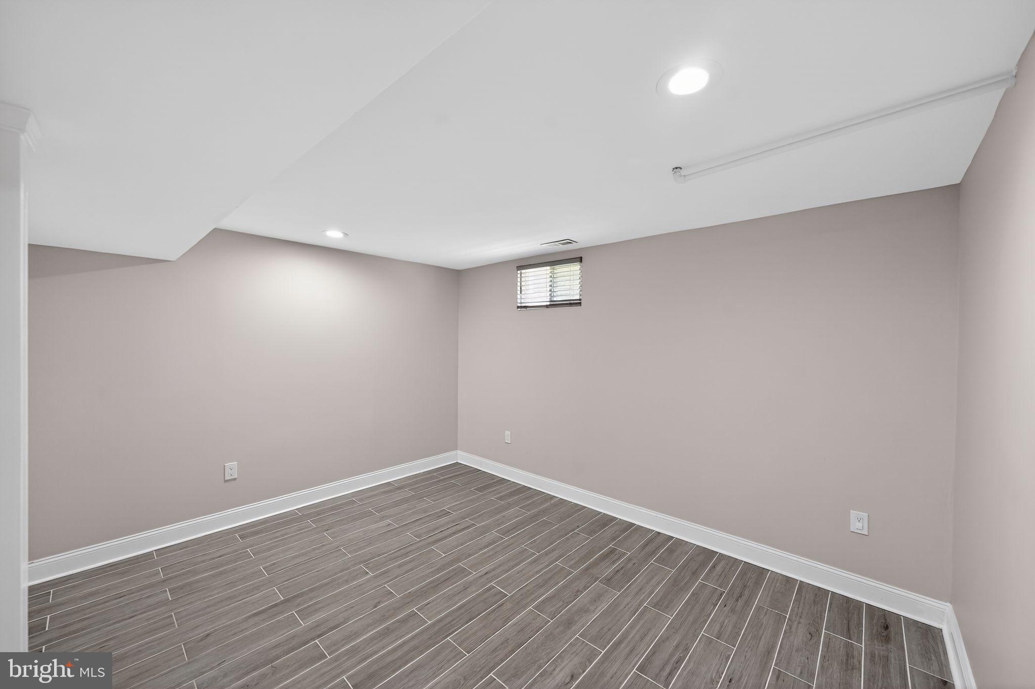 13312 Fort Washington Road Fort Washington, MD 20744 - Photo 28 of 34 a view of a room with wooden floor