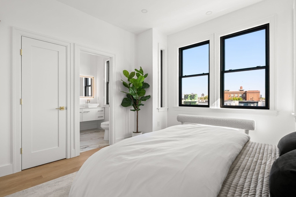 100 Bennington Street, Unit PH4A Boston, MA 02128 - Photo 26 of 41