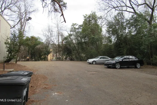 $905 | 1043 Carlisle Street, Unit A6, Jackson, MS 39202