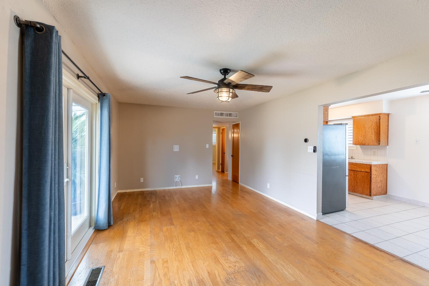 61 West Rall Avenue Clovis, CA 93612 - Photo 11 of 24