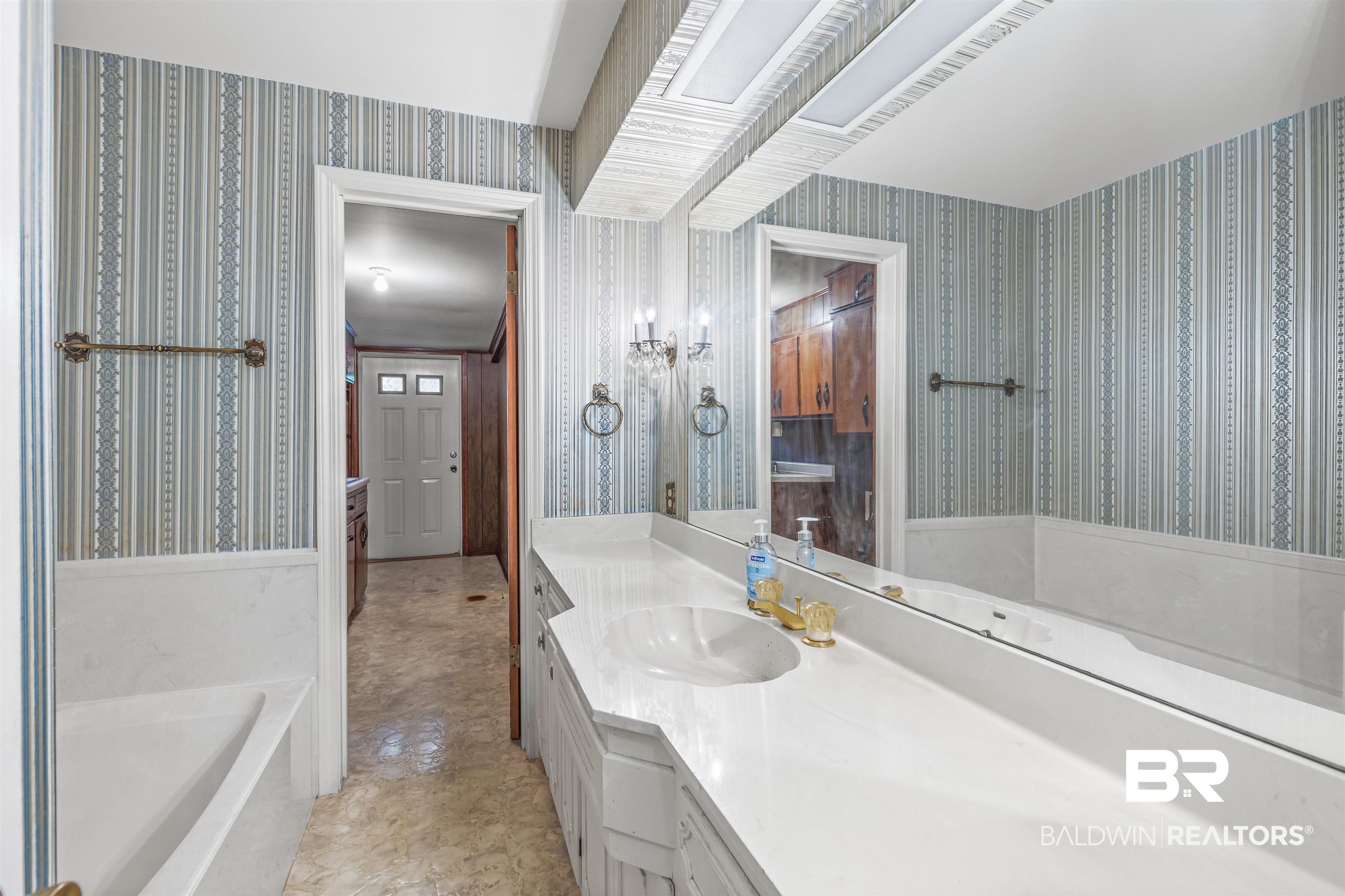 755 Sue Lane Mobile, AL 36693 - Photo 13 of 29