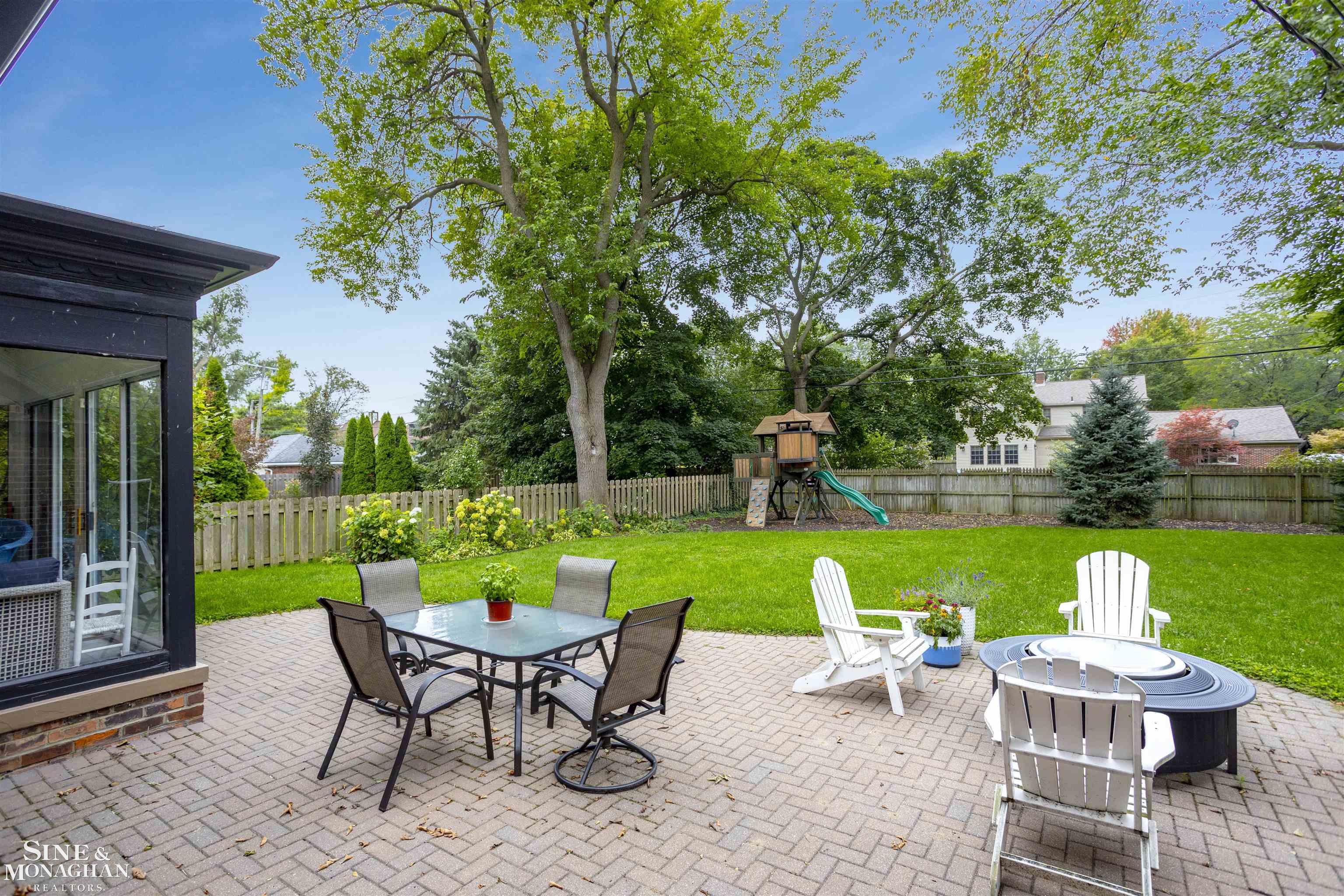 953 Trombley Road Grosse Pointe, MI 48230 - Photo 39 of 52 50120337-38.JPG