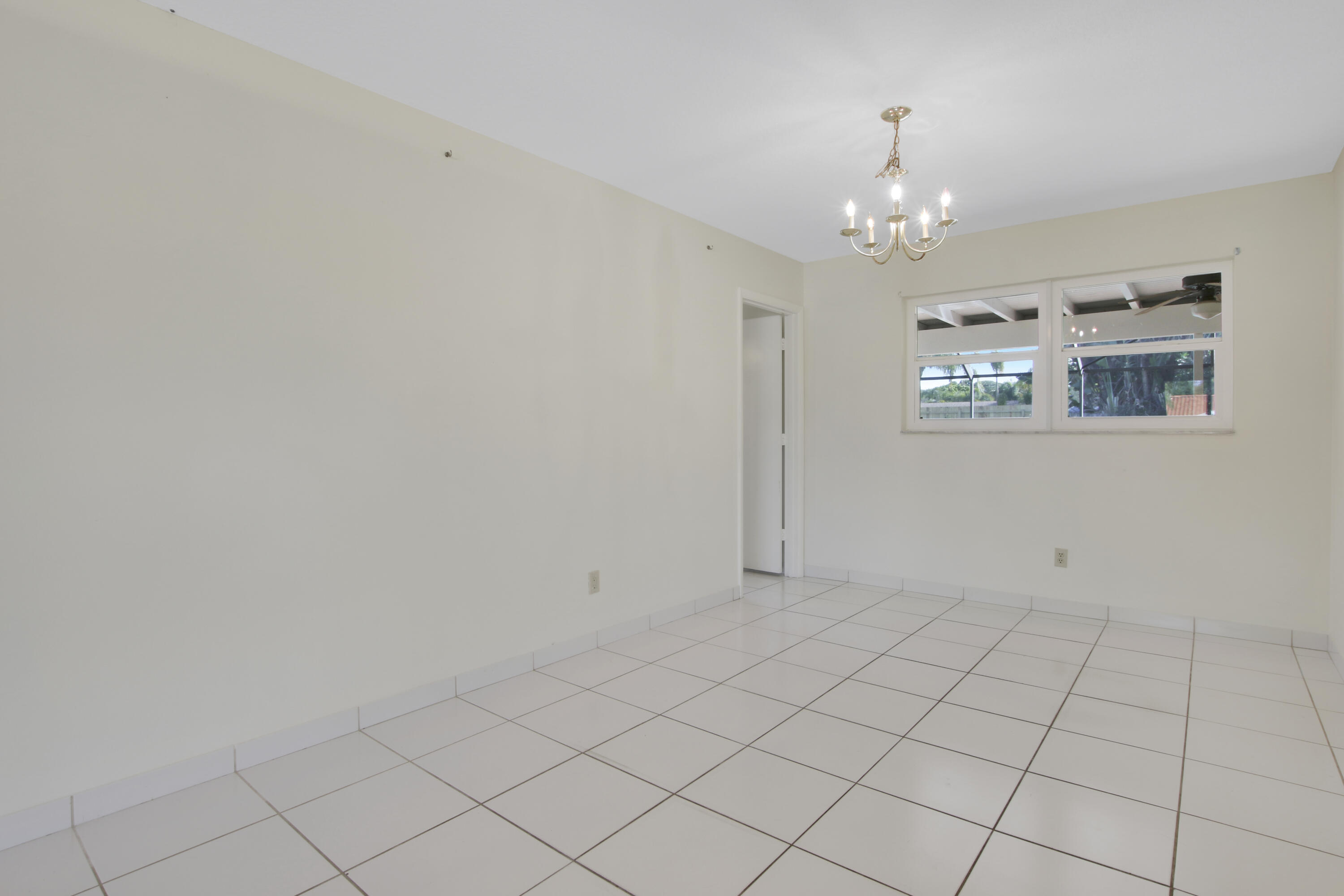 2480 Windsor Road Palm Beach Gardens, FL 33410 - Photo 16 of 44 Dining room