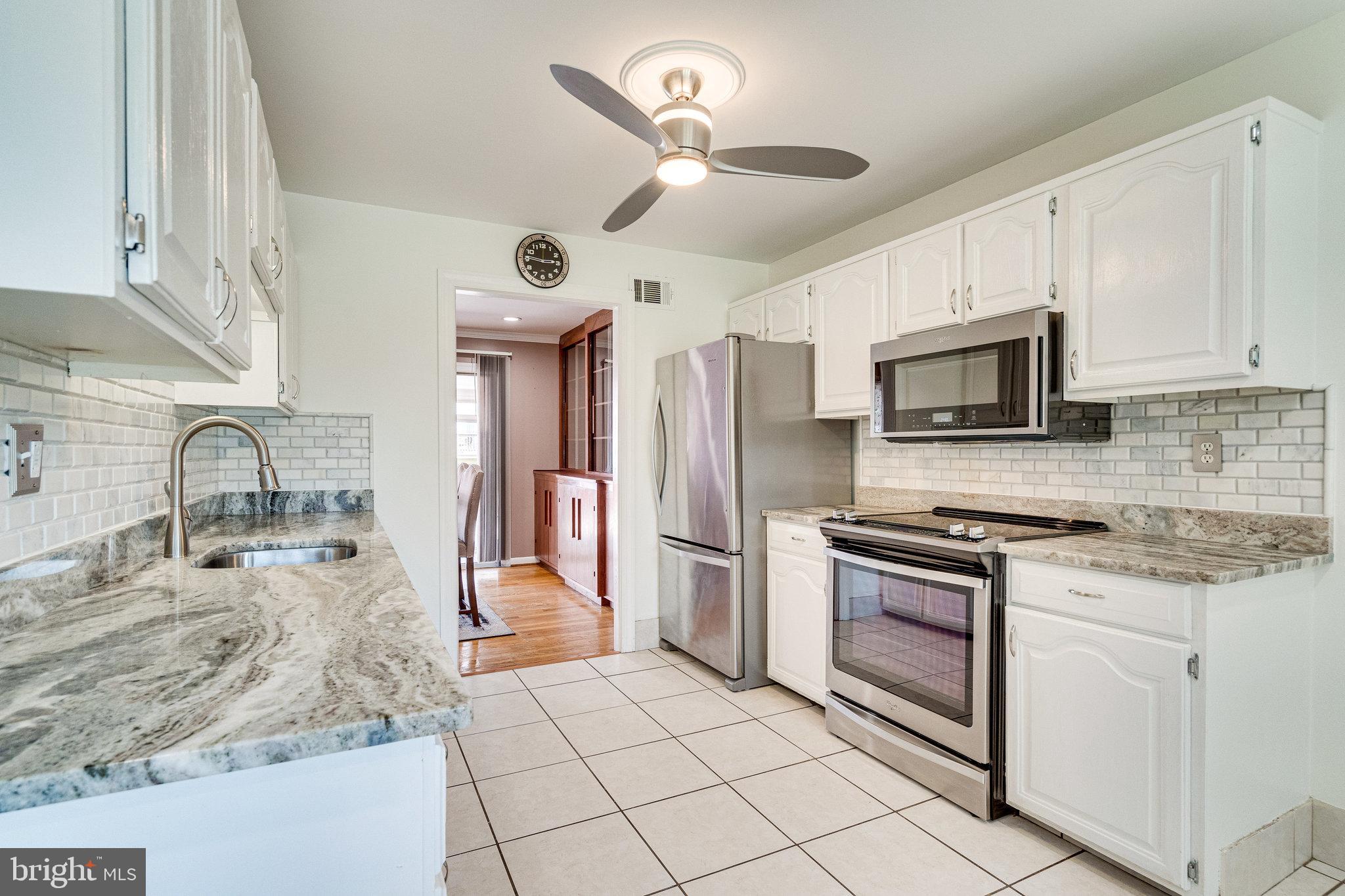 6217 Zekan Lane Springfield, VA 22150 - Photo 18 of 55 Granite and SS appliances