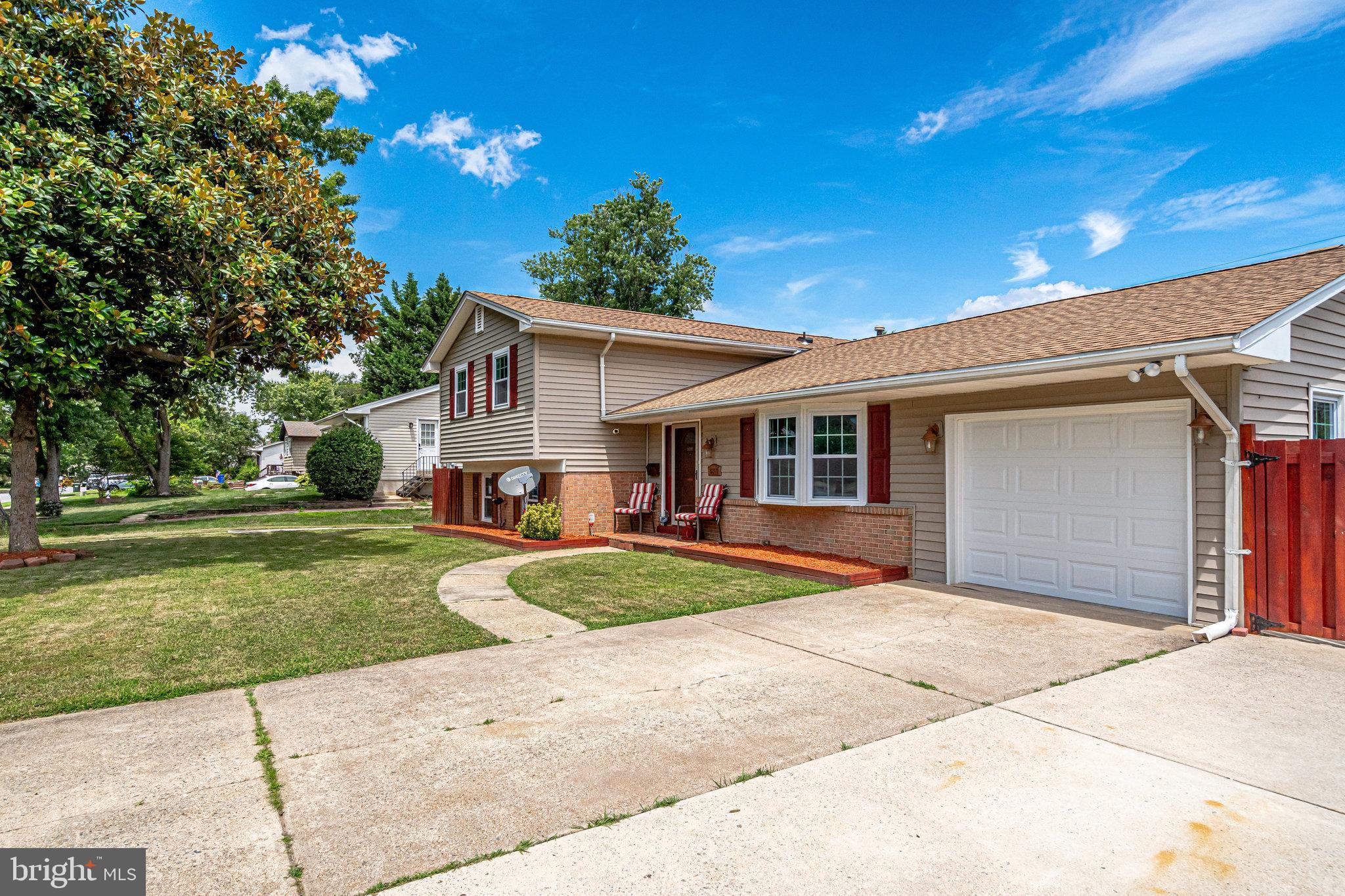 6217 Zekan Lane Springfield, VA 22150 - Photo 3 of 55 Plenty of parking!