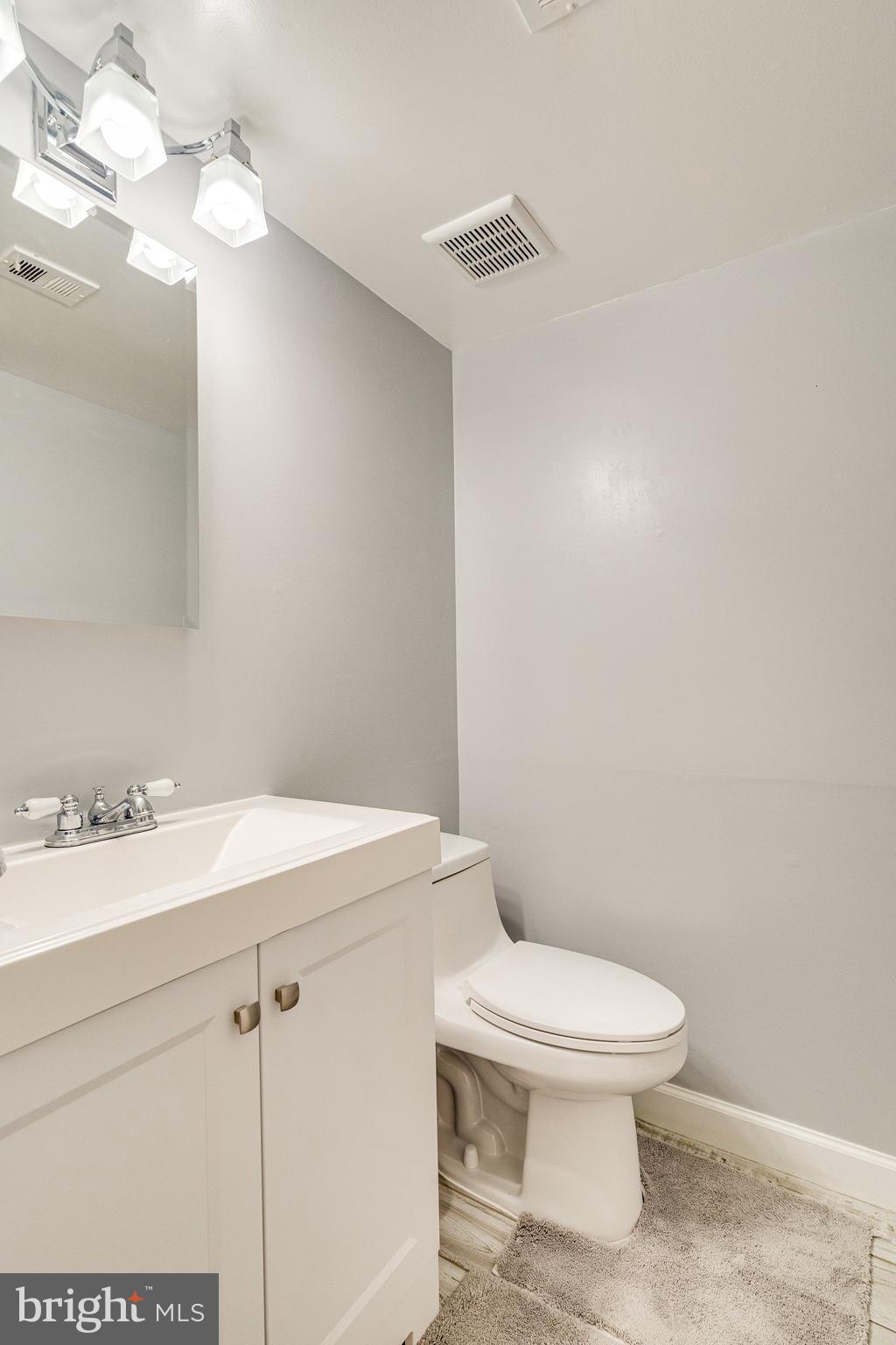 6217 Zekan Lane Springfield, VA 22150 - Photo 24 of 55 Updated half bath