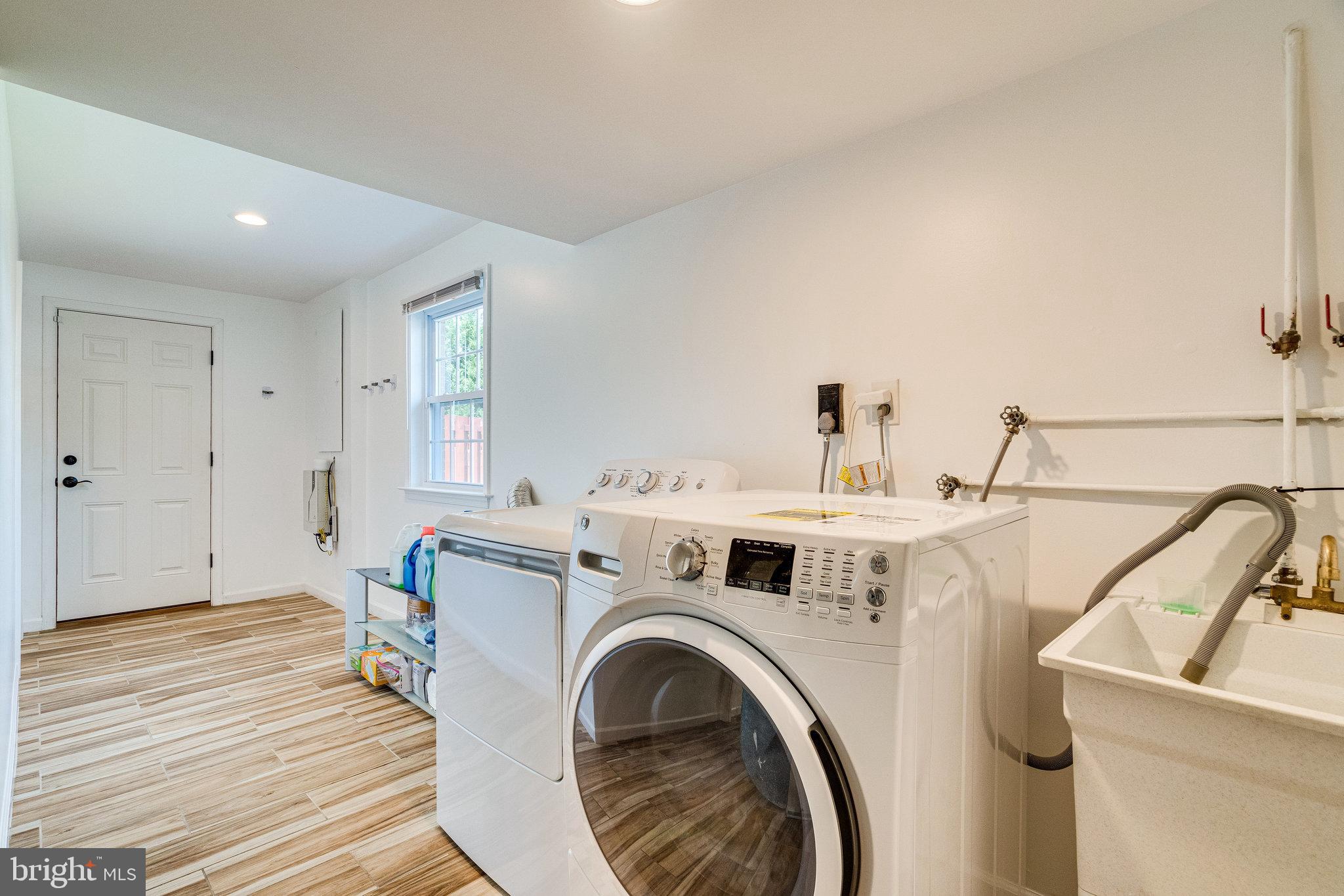 6217 Zekan Lane Springfield, VA 22150 - Photo 25 of 55 Huge laundry area