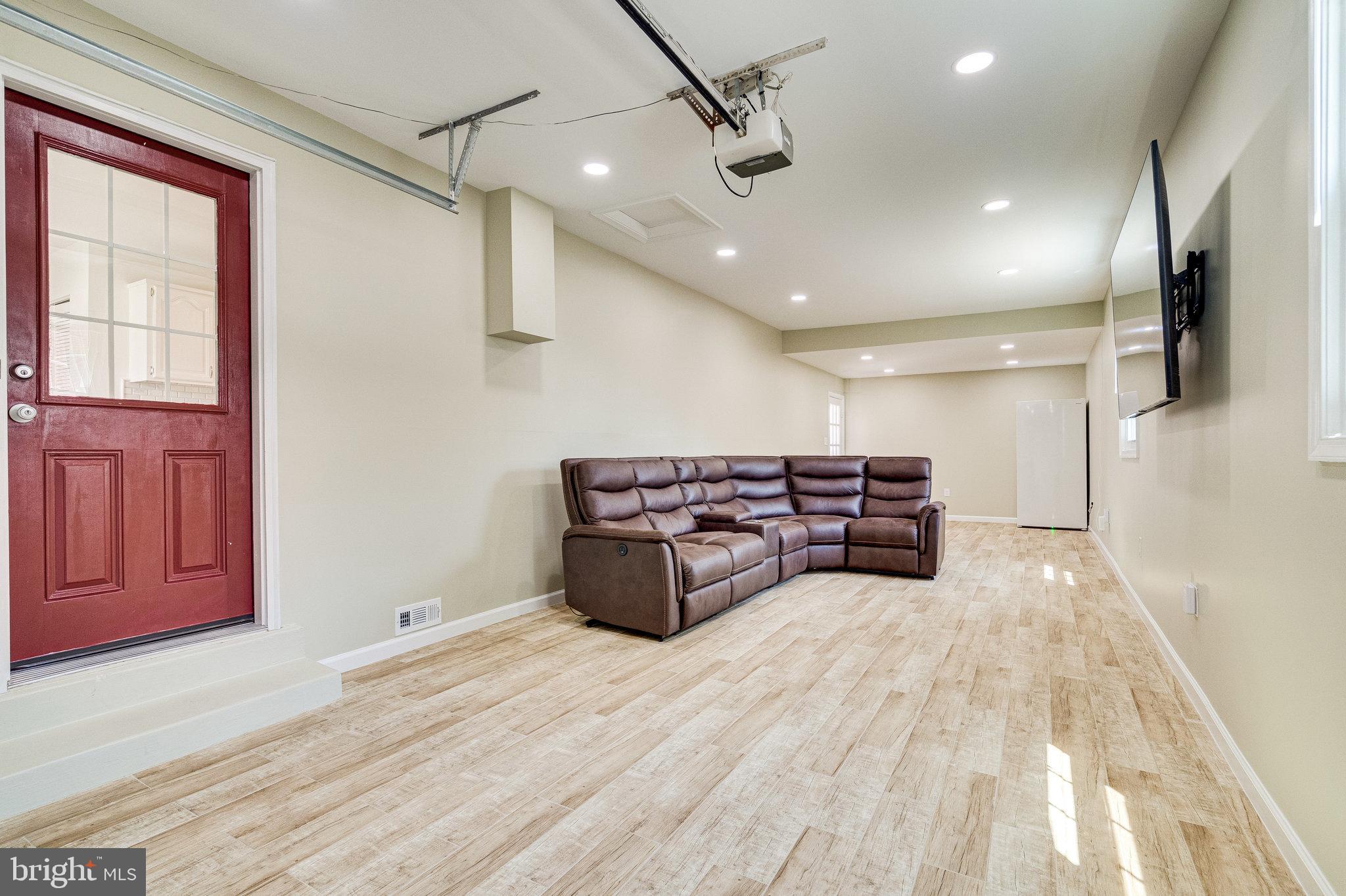 6217 Zekan Lane Springfield, VA 22150 - Photo 31 of 55 New flooring and drywall