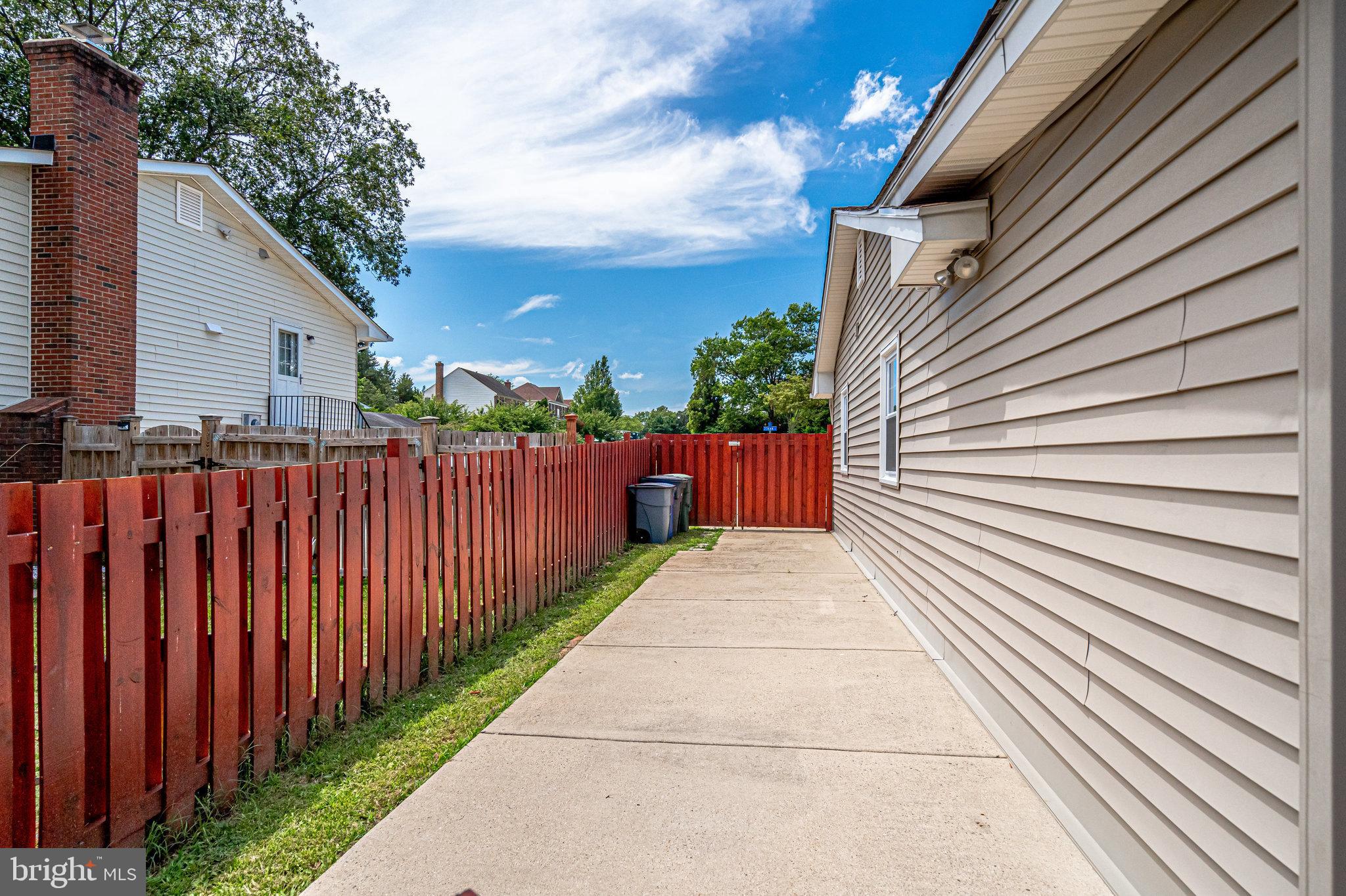 6217 Zekan Lane Springfield, VA 22150 - Photo 51 of 55 Pathways along side of house
