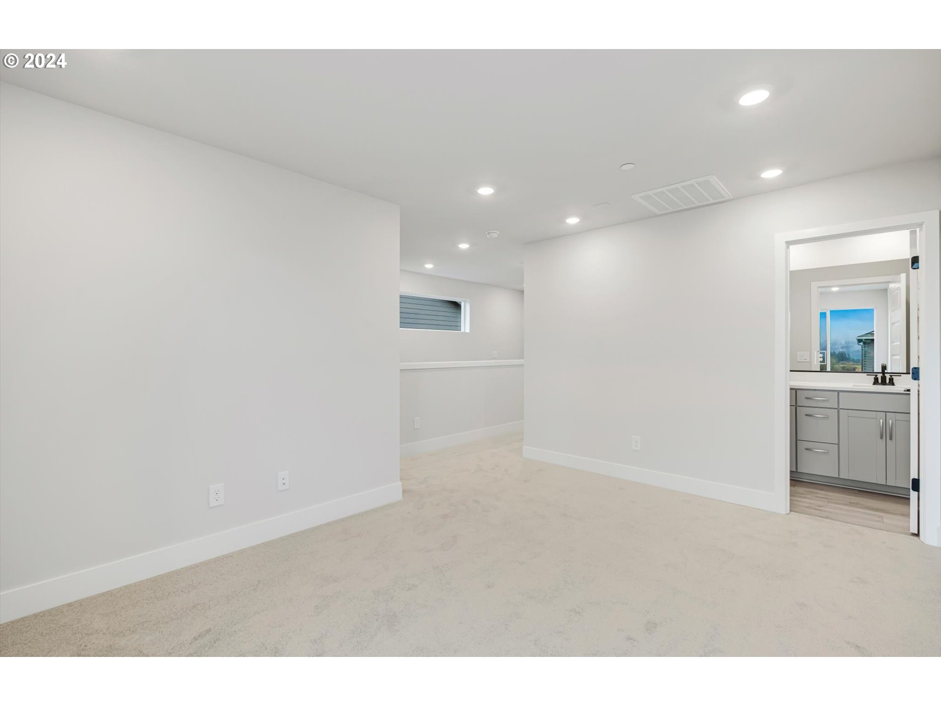 3865 West 4th Street Washougal, WA 98671 - Photo 13 of 24 a view of an empty room