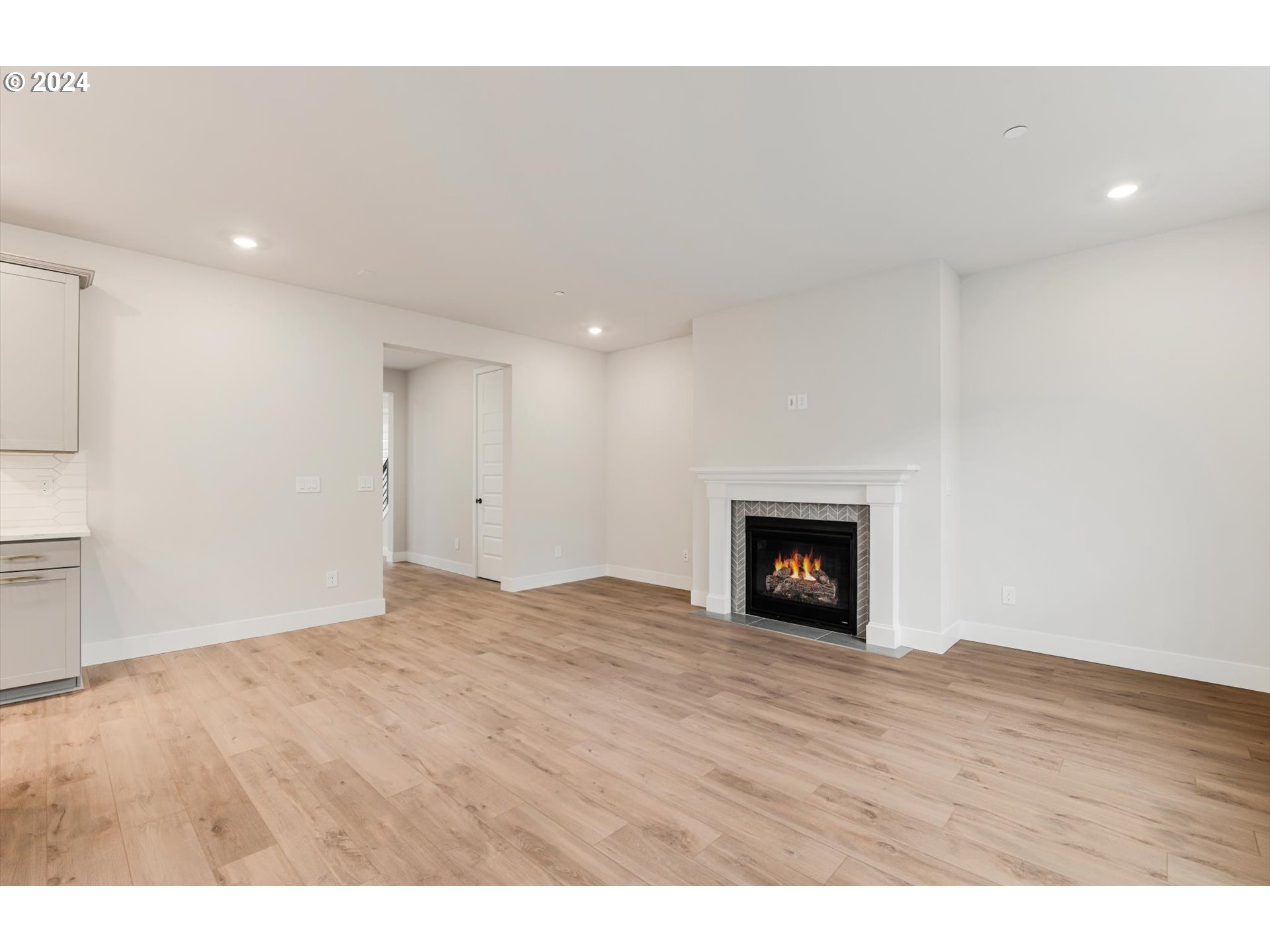 3865 West 4th Street Washougal, WA 98671 - Photo 8 of 24 a view of an empty room and fire place