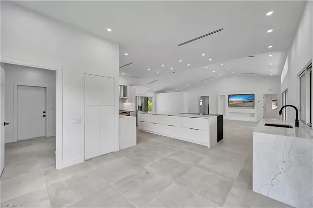 $899,000 | 2517 Kings Lake Boulevard, Naples, FL 34112