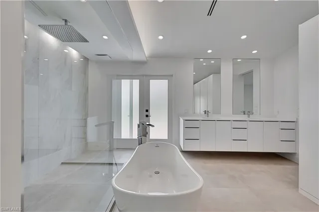 $899,000 | 2517 Kings Lake Boulevard, Naples, FL 34112