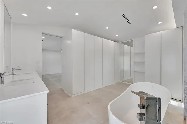 $899,000 | 2517 Kings Lake Boulevard, Naples, FL 34112