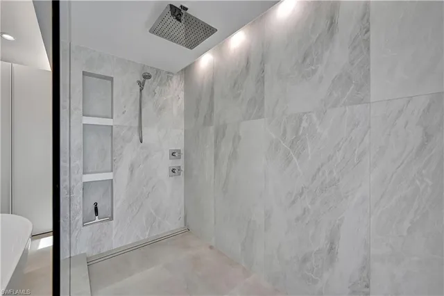 $899,000 | 2517 Kings Lake Boulevard, Naples, FL 34112