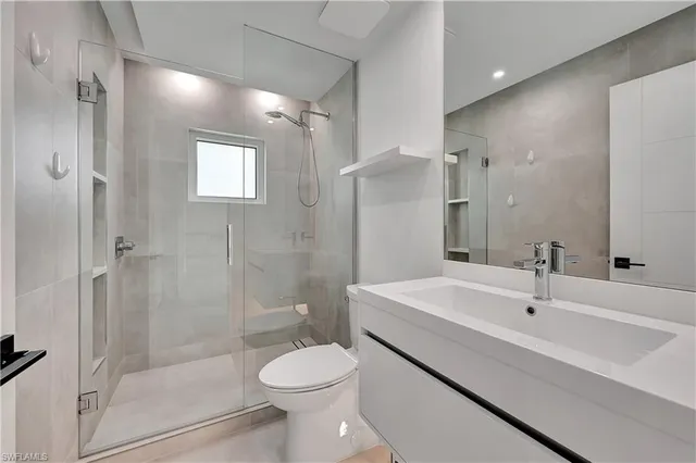 $899,000 | 2517 Kings Lake Boulevard, Naples, FL 34112