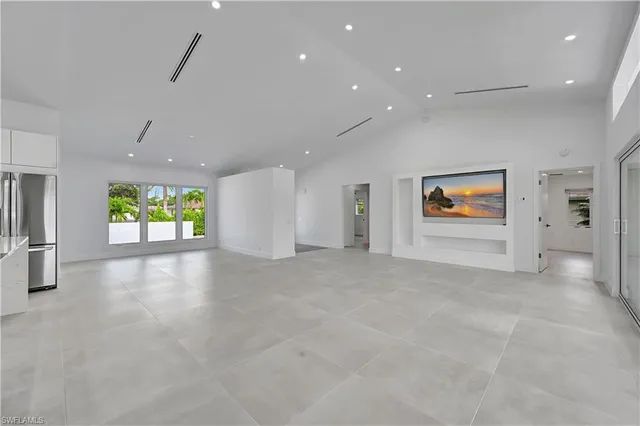 $899,000 | 2517 Kings Lake Boulevard, Naples, FL 34112