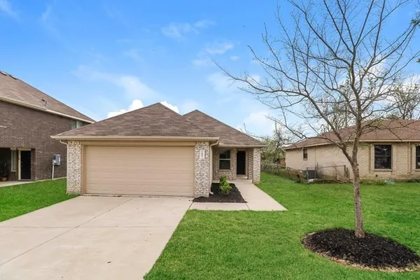 $1,865 | 1601 Oriole Street, Ennis, TX 75119