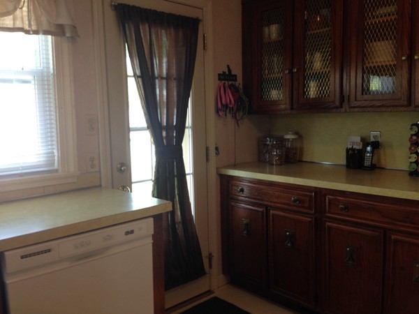 30 Morton Street West Springfield, MA 01089 - Photo 6 of 30 Gallery Image 6