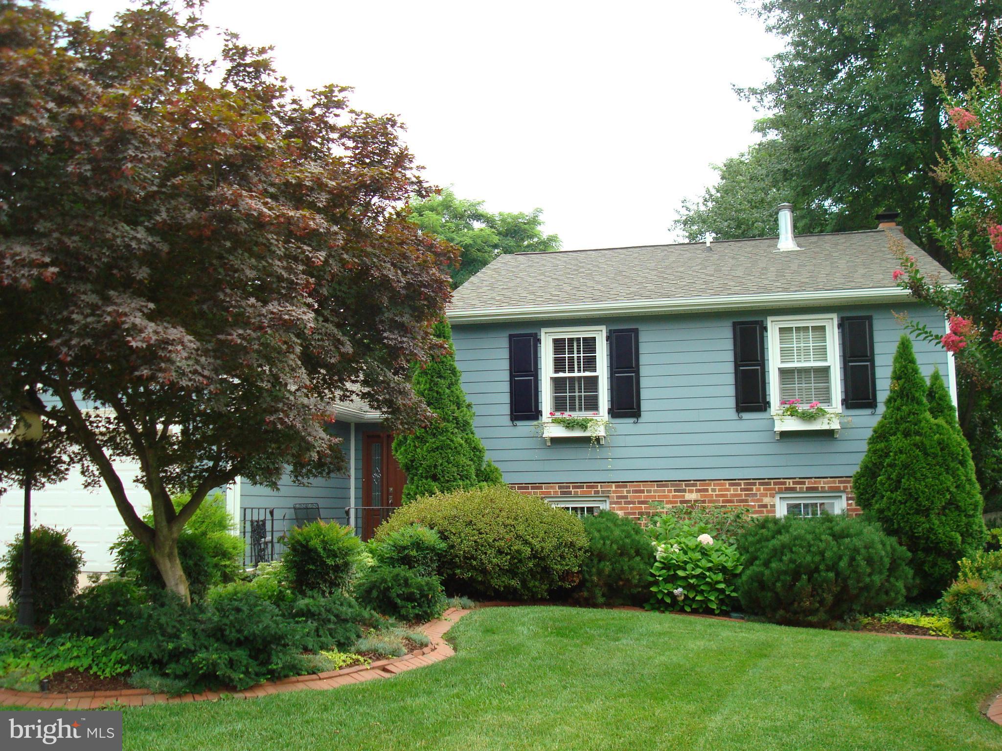 8308 Crown Court Road Alexandria, VA 22308 - Photo 1 of 30 Exterior (Front)