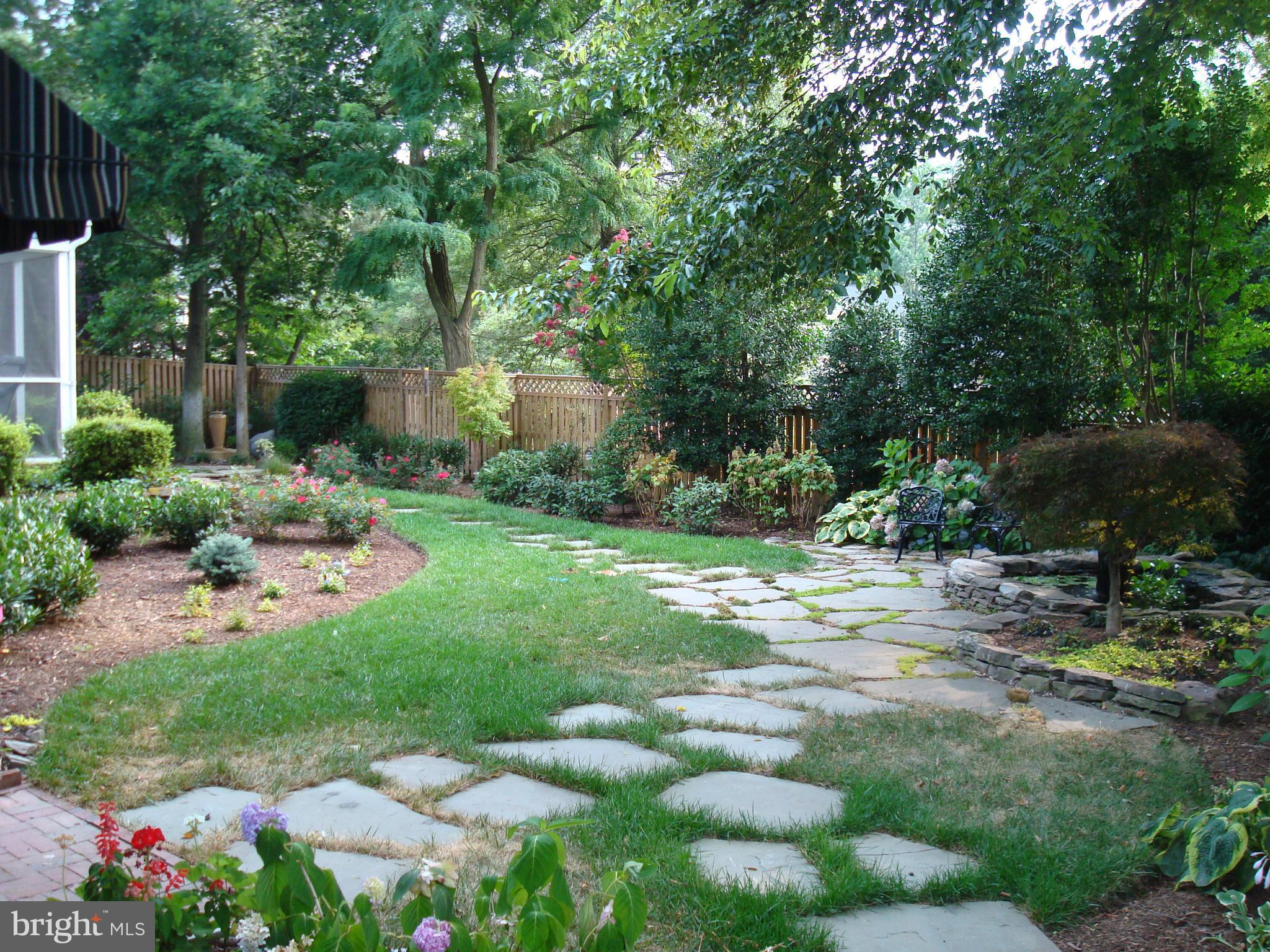8308 Crown Court Road Alexandria, VA 22308 - Photo 26 of 30 Exterior (General)