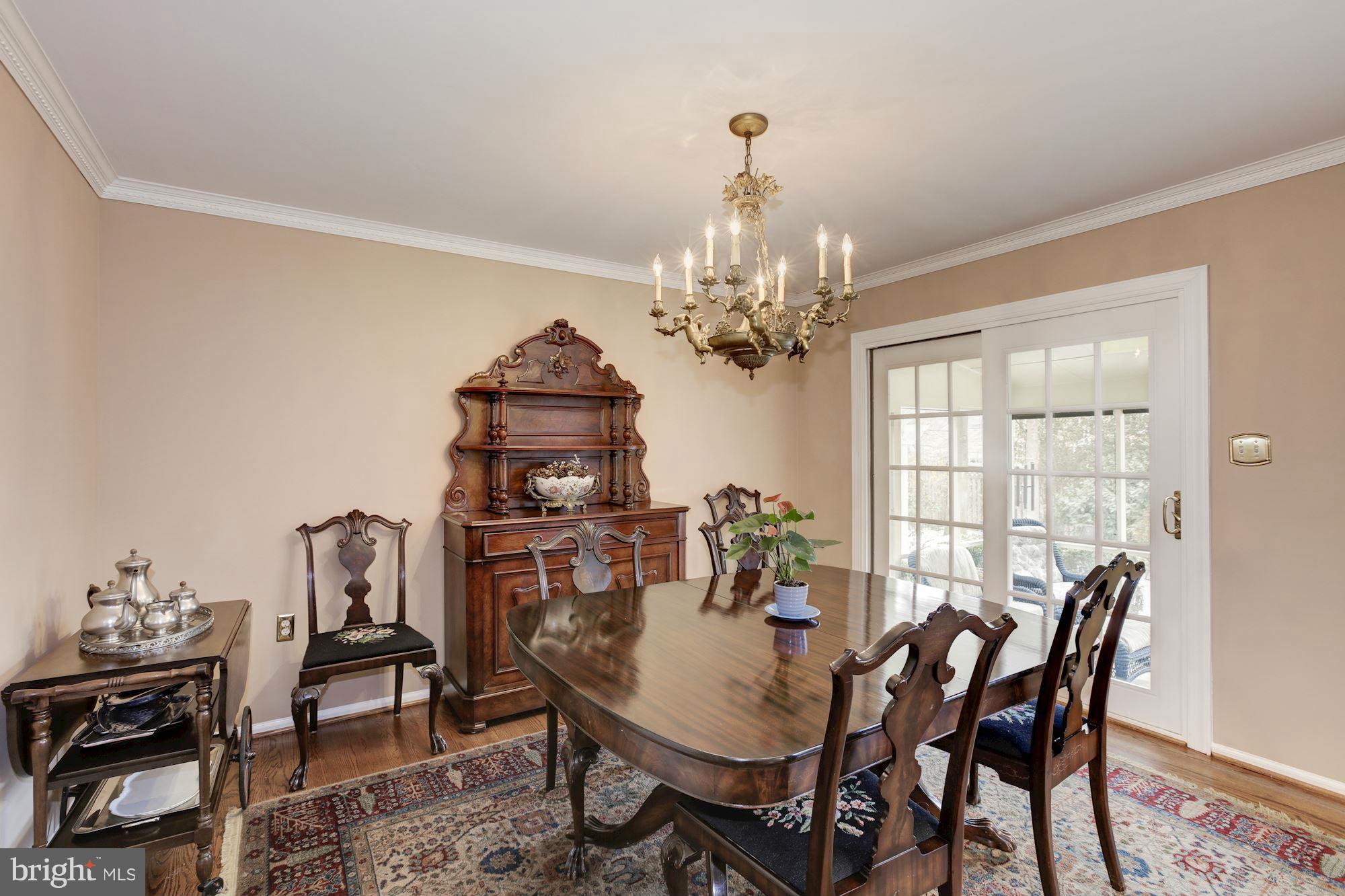 8308 Crown Court Road Alexandria, VA 22308 - Photo 7 of 30 Dining Room