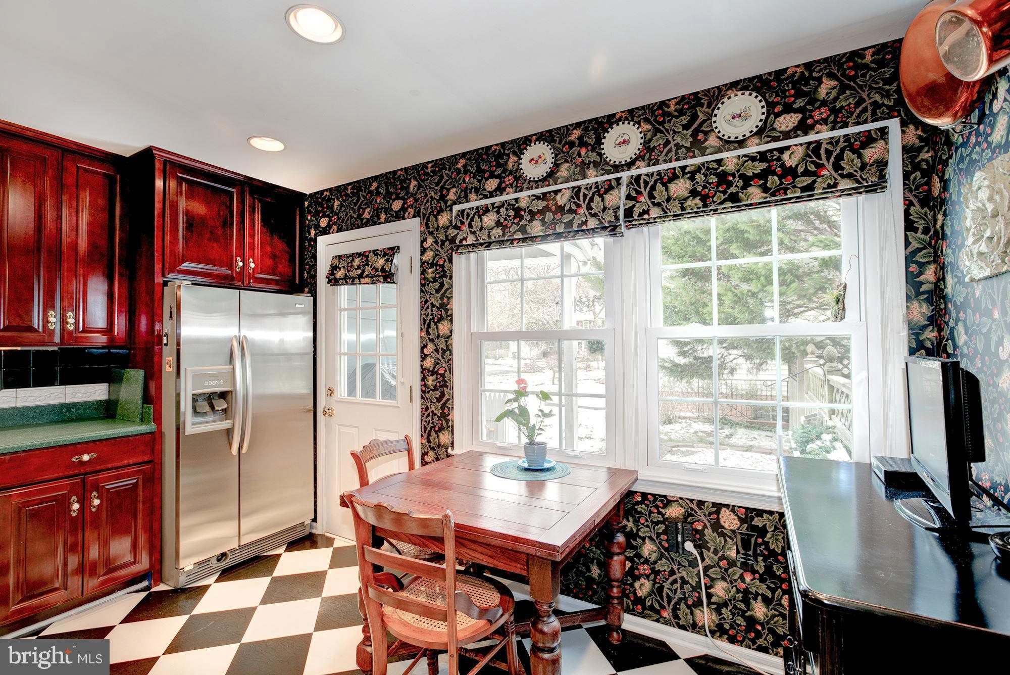8308 Crown Court Road Alexandria, VA 22308 - Photo 9 of 30 Kitchen