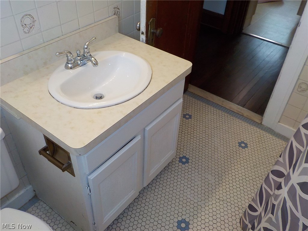 15621 Greenway Road Cleveland, OH 44111 - Photo 19 of 33 Gallery Image 19