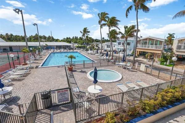 $450,000 | 65821 Overseas Highway, Long Key, FL 33001