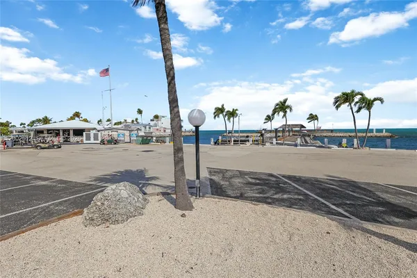 $450,000 | 65821 Overseas Highway, Long Key, FL 33001