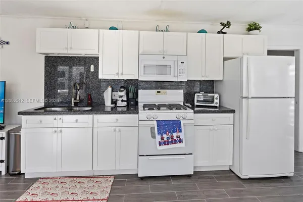 $450,000 | 65821 Overseas Highway, Long Key, FL 33001