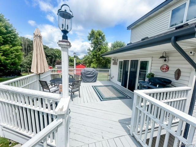 11256 Country Lane Pinckney, MI 48169 - Photo 4 of 38