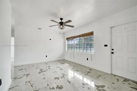 a view of empty room with window