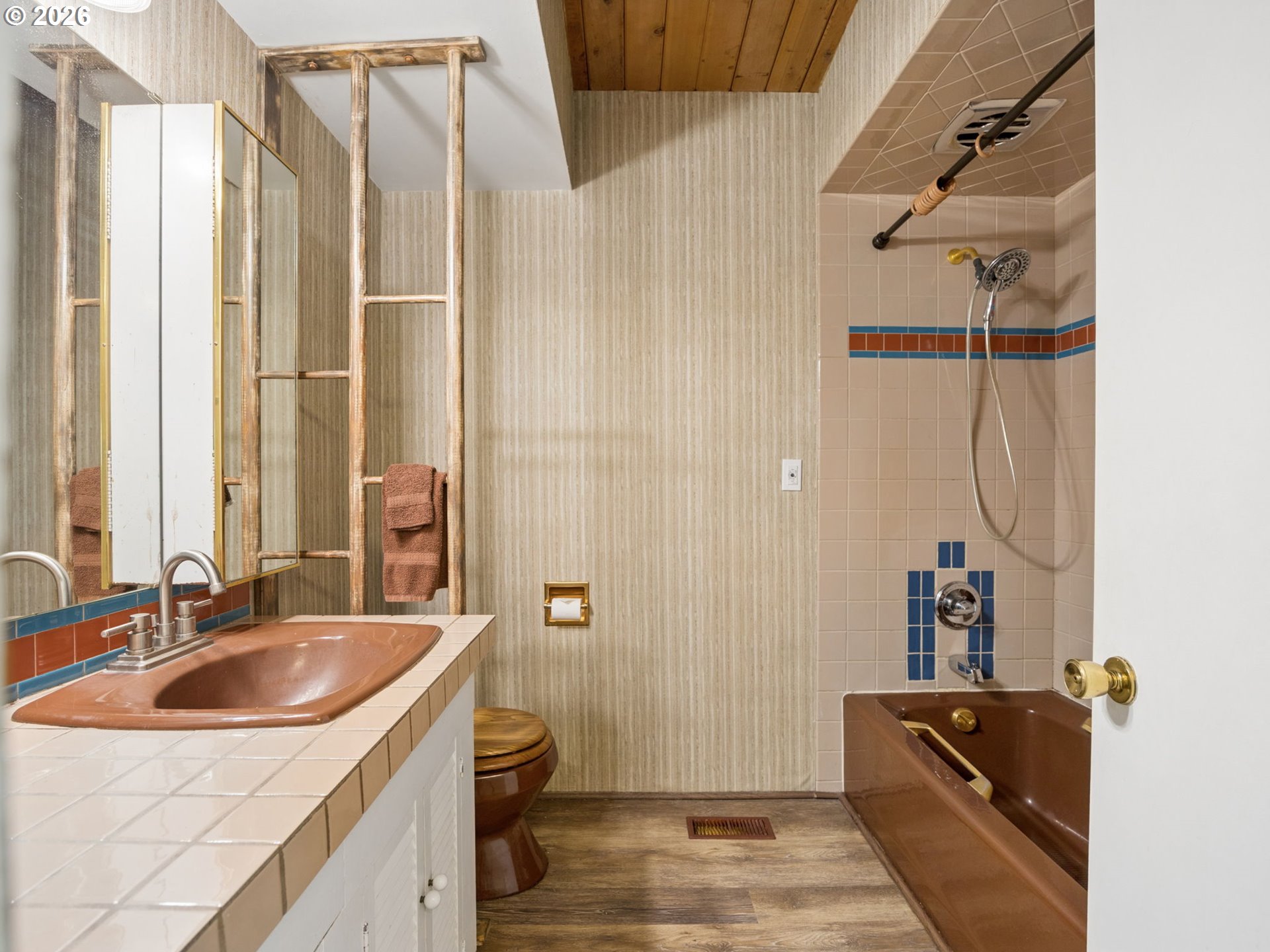 2950 Southwest Sunset Boulevard Portland, OR 97239 - Photo 22 of 47 Bathroom