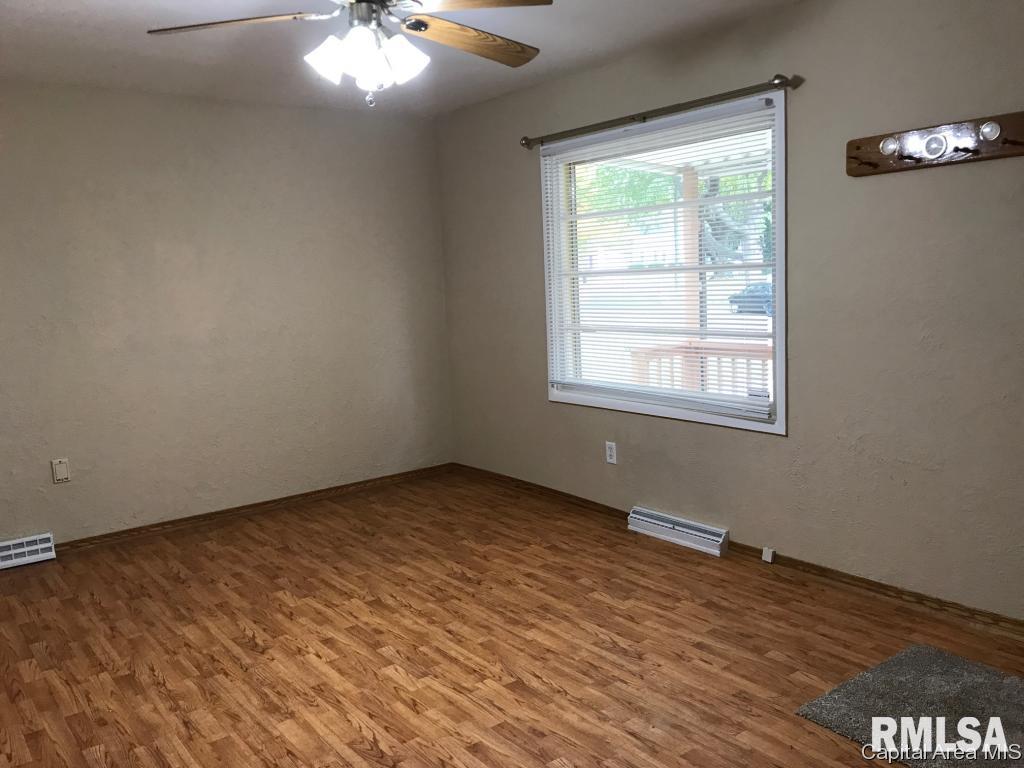 29 Beverly Drive Springfield, IL 62702 - Photo 4 of 13