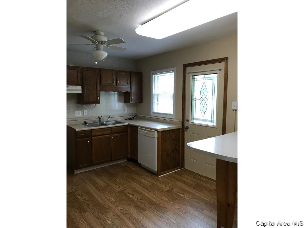 29 Beverly Drive Springfield, IL 62702 - Photo 5 of 13