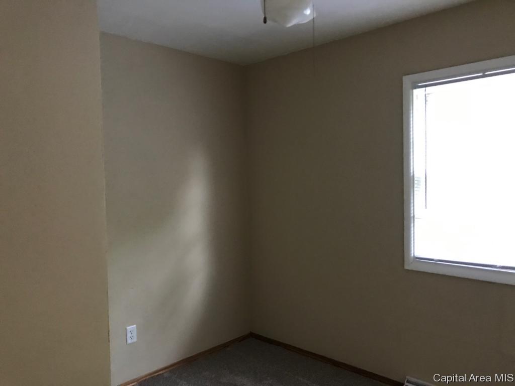 29 Beverly Drive Springfield, IL 62702 - Photo 10 of 13