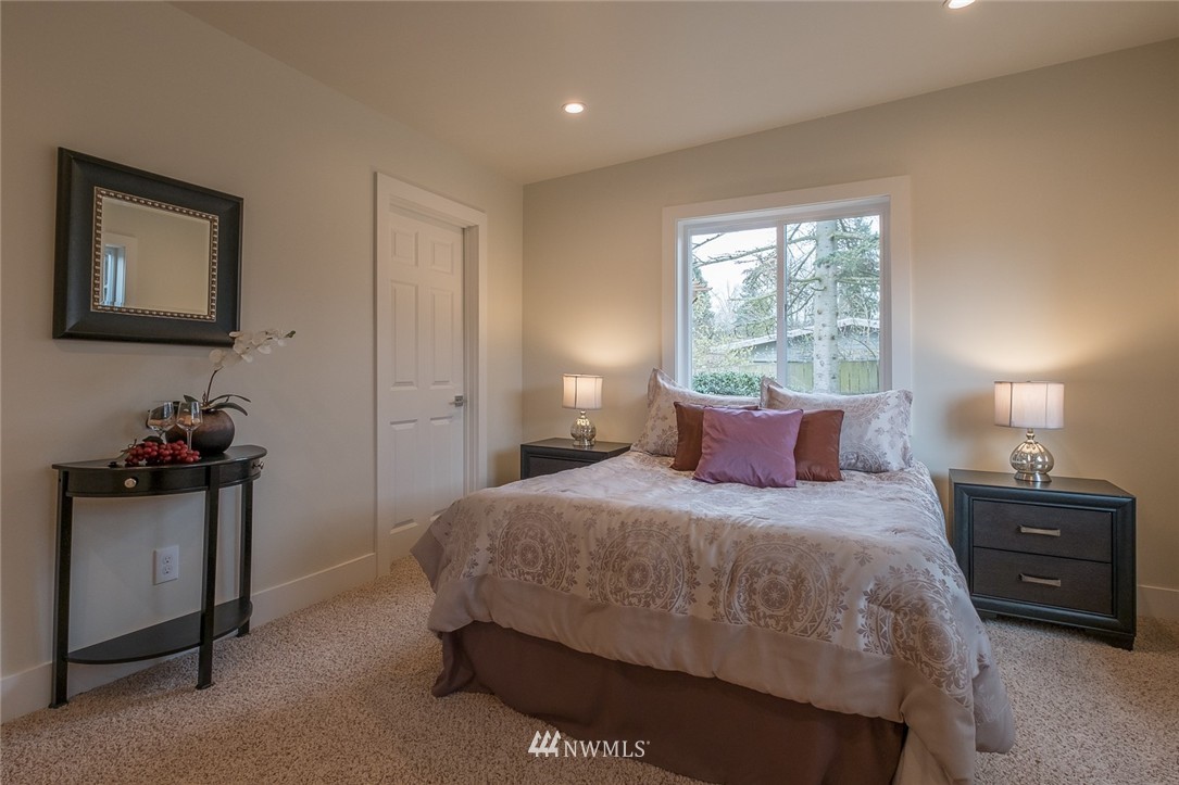 2420 Northeast 9th Place Renton, WA 98056 - Photo 8 of 12