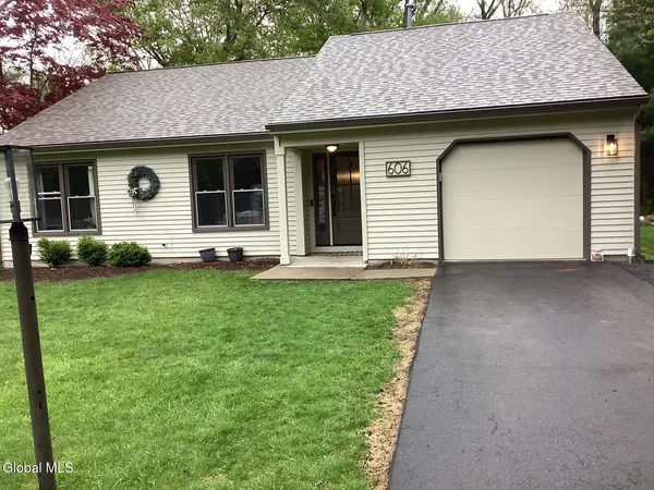 $350,000 | 606 Top Ridge Drive, Guilderland, NY 12203
