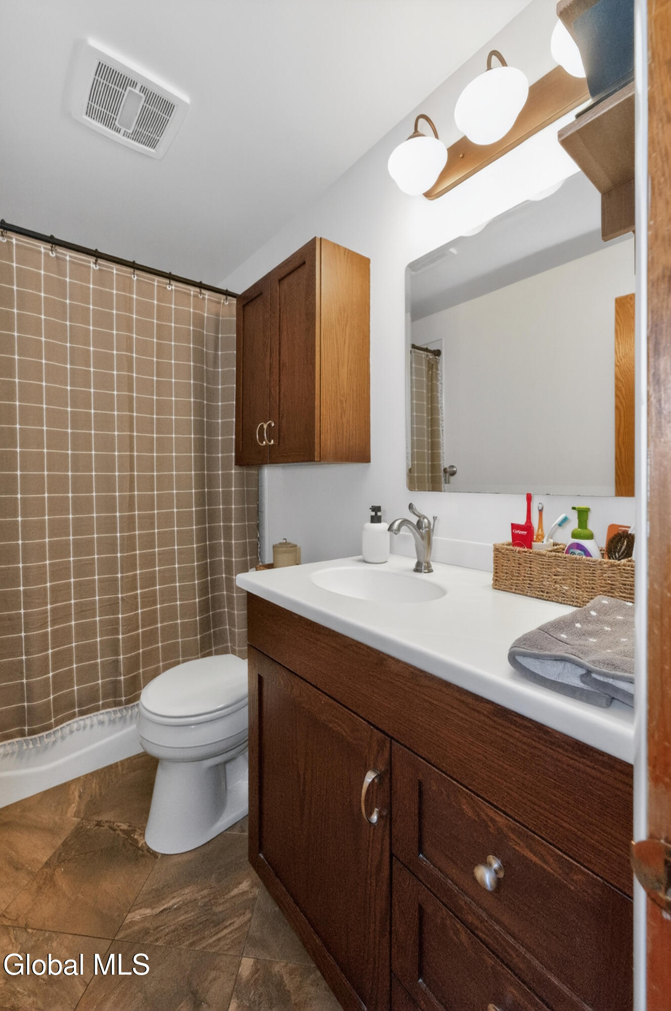 606 Top Ridge Drive Guilderland, NY 12203 - Photo 14 of 23 Main Bath