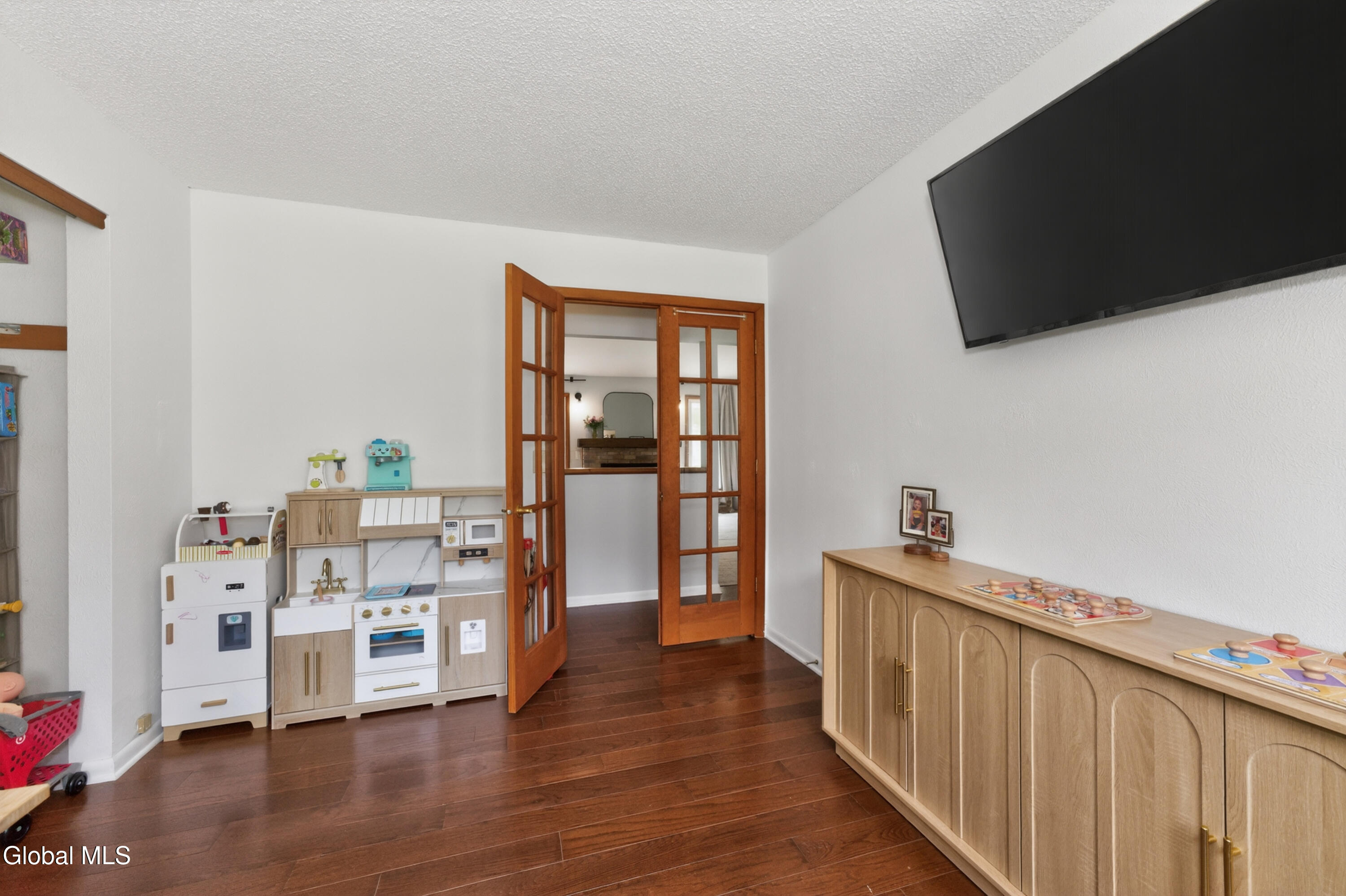 606 Top Ridge Drive Guilderland, NY 12203 - Photo 16 of 23 Bedroom 3/office