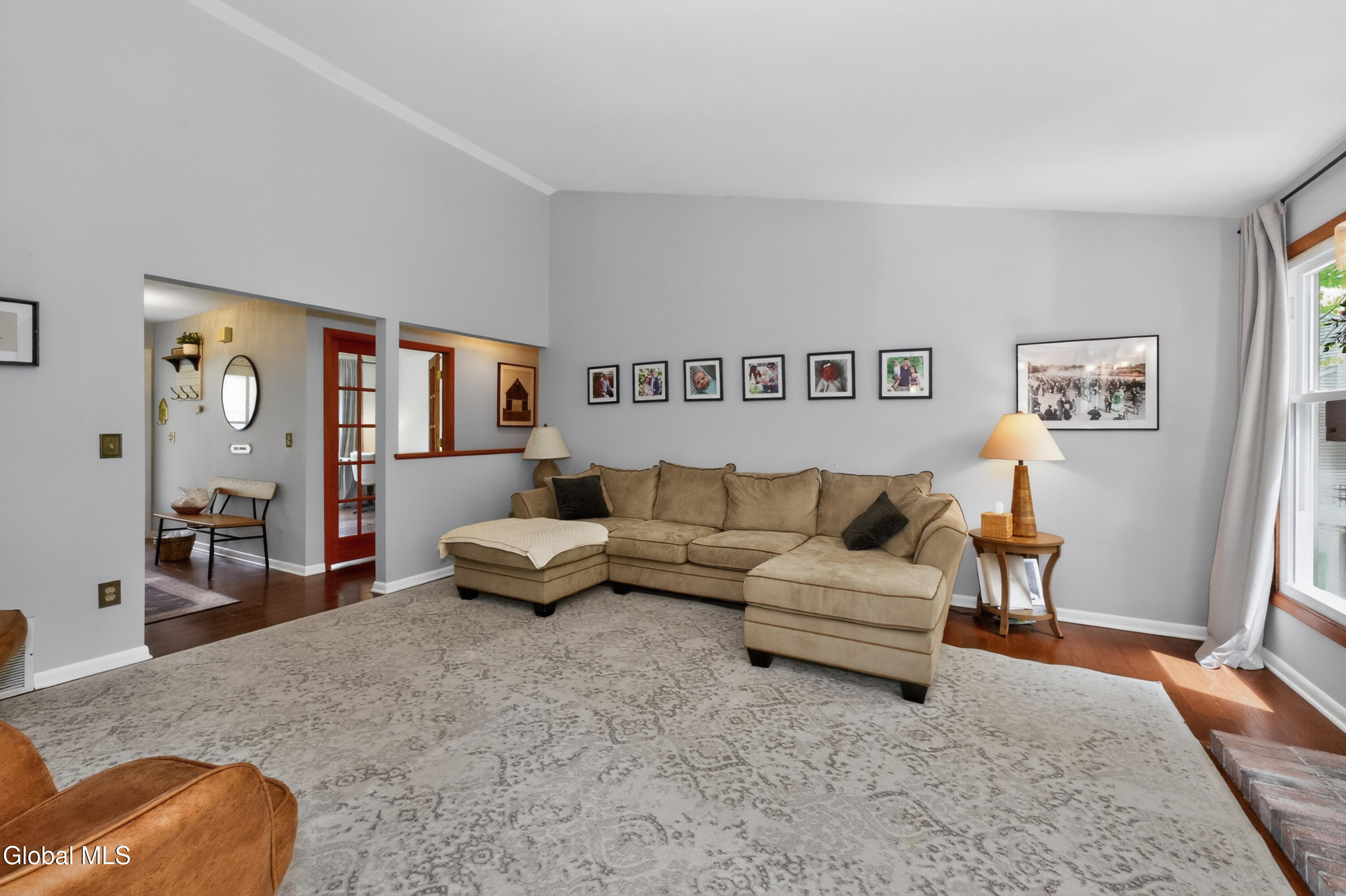 606 Top Ridge Drive Guilderland, NY 12203 - Photo 3 of 23 2 Livingroom 1