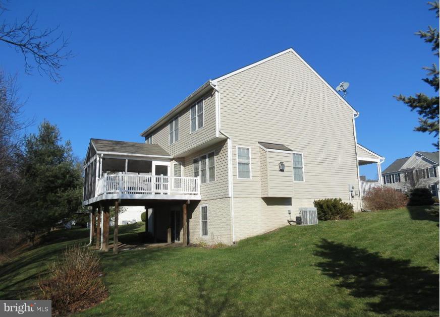 809 Longbow Road Mount Airy, MD 21771 - Photo 2 of 30 Exterior Side View