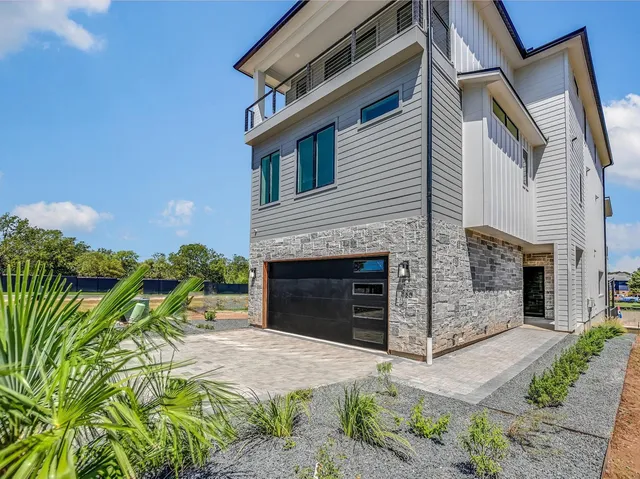 $2,700,000 | 420 Lake Street, Kingsland, TX 78639