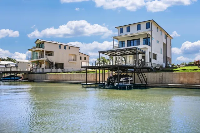 $2,700,000 | 420 Lake Street, Kingsland, TX 78639