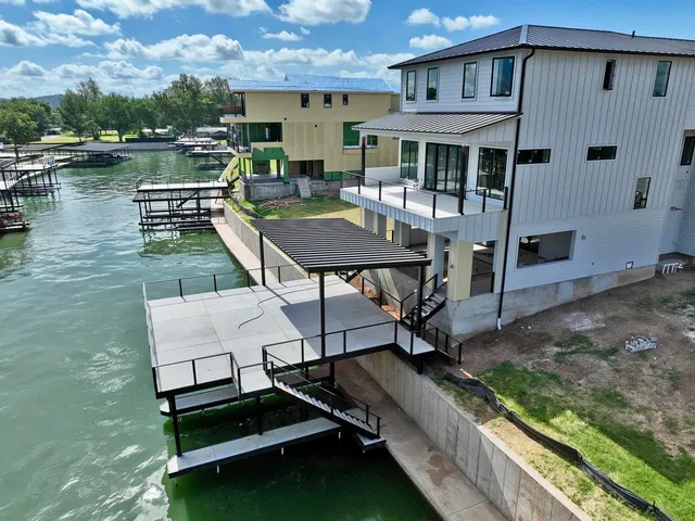 $2,700,000 | 420 Lake Street, Kingsland, TX 78639