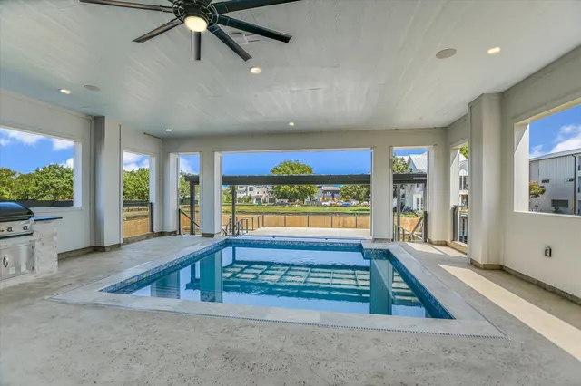 $2,700,000 | 420 Lake Street, Kingsland, TX 78639